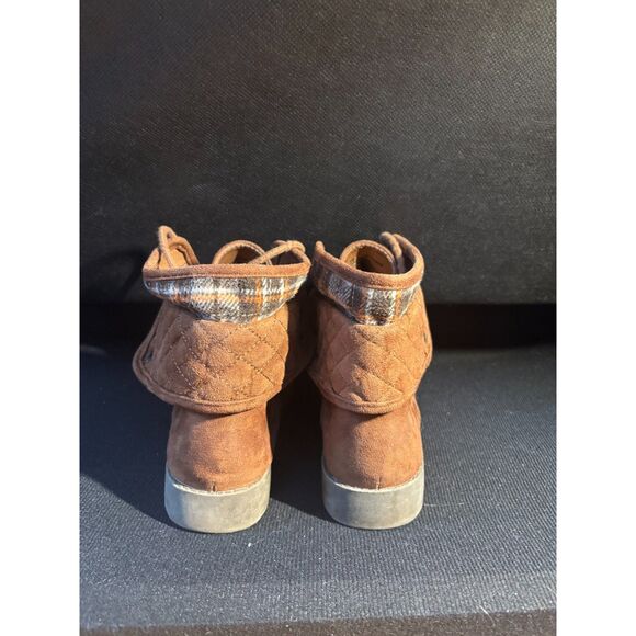 Arizona Jean Co Women’s Brown Suede Lace Ankle Boots Plaid Lined Fold  Size 7 - Picture 2 of 7